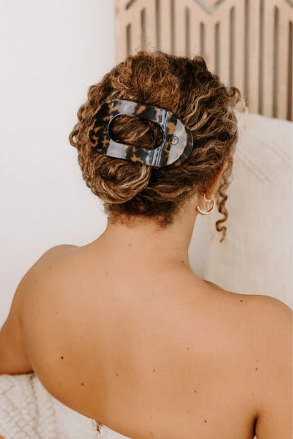 Tortoise Flat Round Clip (L)